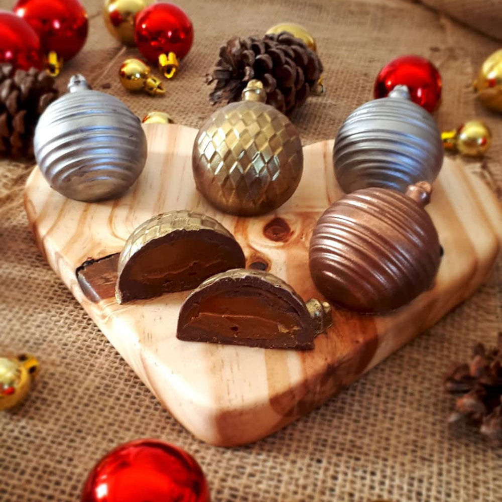 BWB 10051 Molde Navidad Bola de navidad rayada Especial 3 partes Forma chocolate